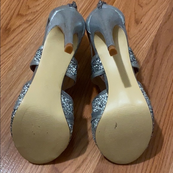 Shoes - Picture 4 of 4